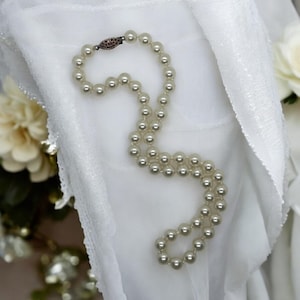 Vintage Faux Pearl Necklace-18 in-Glass-Fish Hook Clasp-Classic Cream-Bridal-MCM