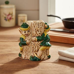 Vintage japanische Elfen-Salz- und Pfefferstreuer aus den 1950er Jahren – Weihnachtsbaum-Design – Mid-Century Modern – Kitsch – Paar