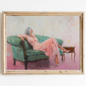 シャンパンを持ったソファーの女性 | ソフトな色調の油絵 | カクテルアート バーカートの装飾 | 美しい油絵のギフト | トレンディなキッチンの壁