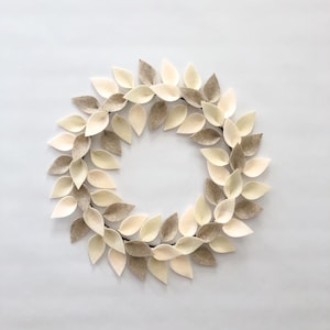 Corona color crema - Hoja de fieltro - Única - Otoño, para todo el año, Neutral, Corona otoñal, Corona hecha a mano para puerta de entrada