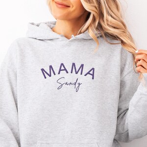 Sudadera de mamá personalizada con nombre, sudadera bordada, sudadera de mamá personalizada, regalo para mamá adicional, camisa bordada