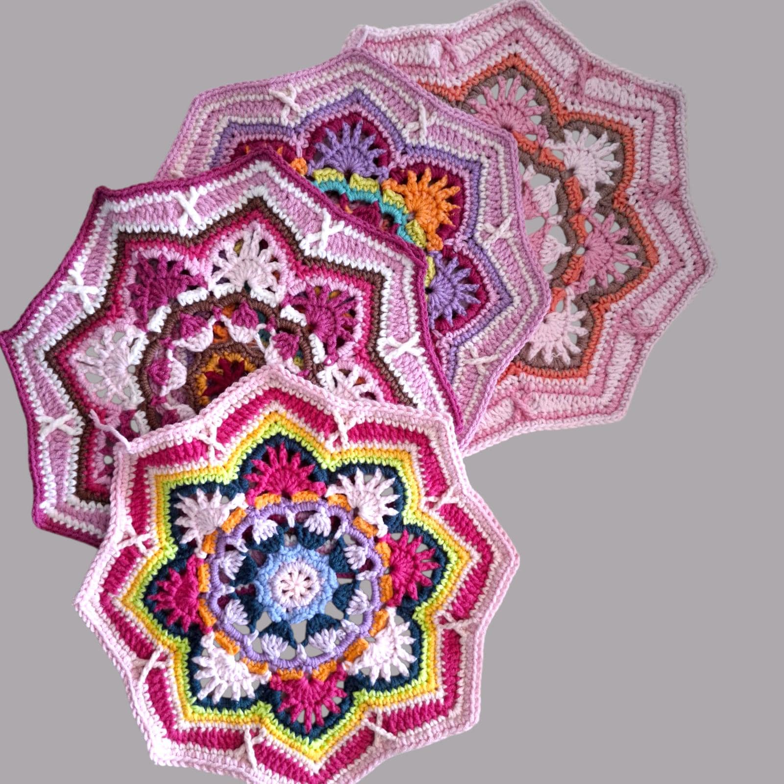 Mandala Set von 4 Handarbeit mit Baumwollgarn für Kissen, Tasche, Decke Projekte