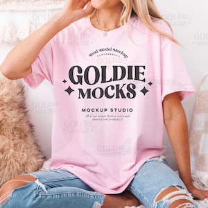 Maquete de camiseta rosa claro Gildan 5000 | Maquete de camiseta rosa G500 | Maquete de modelo real | Camiseta simples Gildan | Camiseta estética boho neutra minimalista
