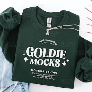 Gildan 18000 Wald Sweatshirt Mockup | G180 Grün Rundhalsausschnitt Flat Lay Mock-up | Echt Flatlay Mock | Gefalteter Minimal Neutraler Freizeit Pullover