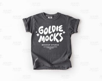Comfort Colors C9018 Pepper-t-shirtmodel | 9018 grijs jeugd-T-shirtmodel | Mock-up met echt product | Eenvoudig minimaal neutraal basis T-shirt voor kinderen