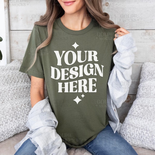 Bella Canvas 3001 Military Green Tshirt Mockup | 3001 Grün T-shirt Mock-up | Echtes Model Mock | Simple Aesthetic Cosy Green BC 3001 Shirt