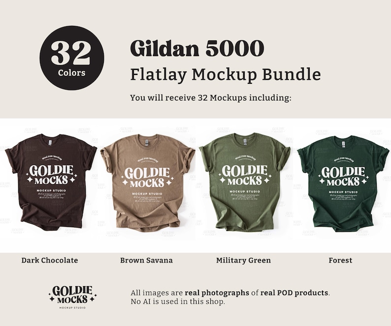 Puede incluir: Un paquete de maquetas de camisetas Gildan 5000 en flatlay, que incluye 32 camisetas en cuatro colores: chocolate oscuro, sabana marr&oacute;n, verde militar y bosque. Las camisetas est&aacute;n dobladas y dispuestas sobre una superficie blanca. La imagen incluye el texto "Gildan 5000 Flatlay Mockup Bundle" y "You will receive 32 Mockups including:"