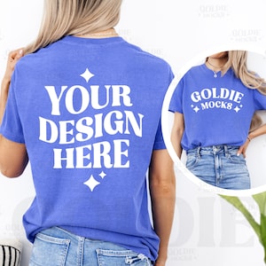 Op de afbeelding: Een blauw T-shirt met de tekst "YOUR DESIGN HERE" in wit op de achterkant. Het shirt is gemaakt van een zacht, comfortabel materiaal en is perfect voor dagelijks gebruik.