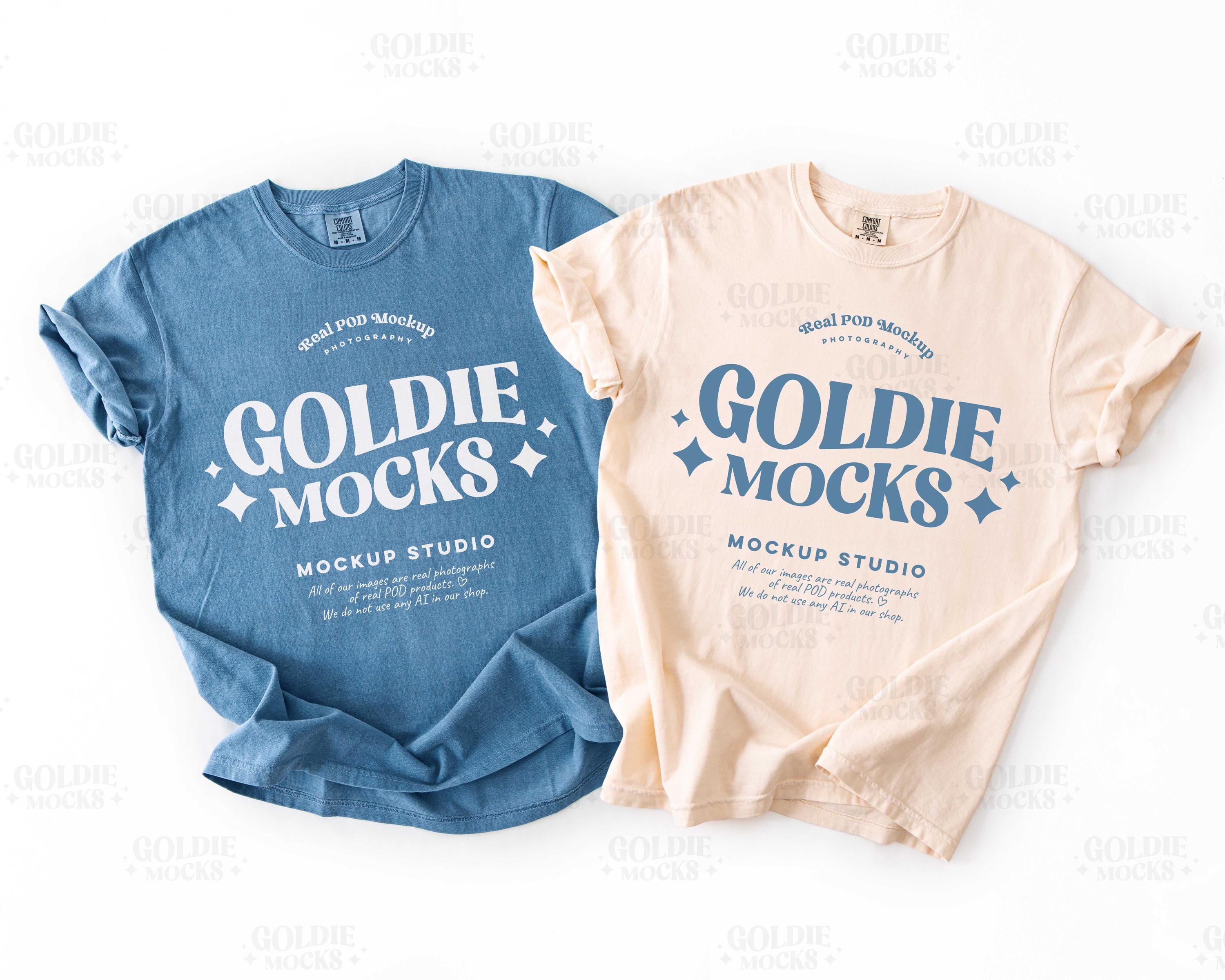 ショコロンページ Comfort Colors C1717 Ivory & Blue Jean Group Shirt Mockup | 1717