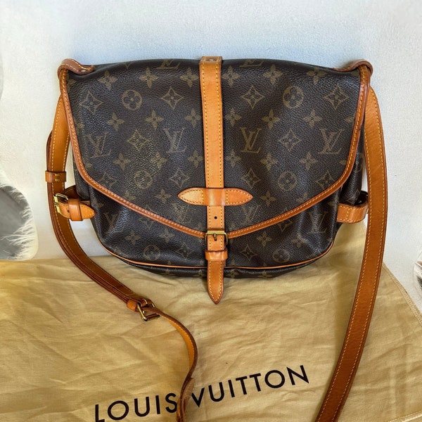 LOUIS VUITTON Monogram Saumur MM (30)