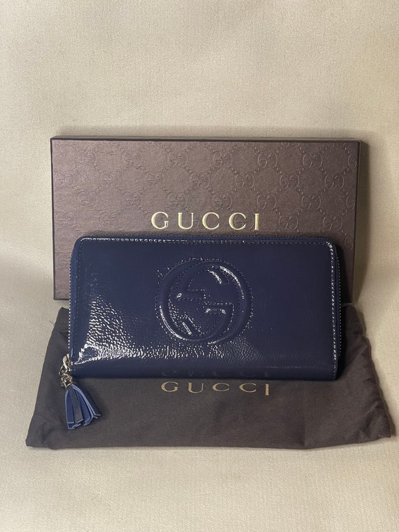 100% Authentic Gucci Champagne Pebbled Leather Zip Around Wallet