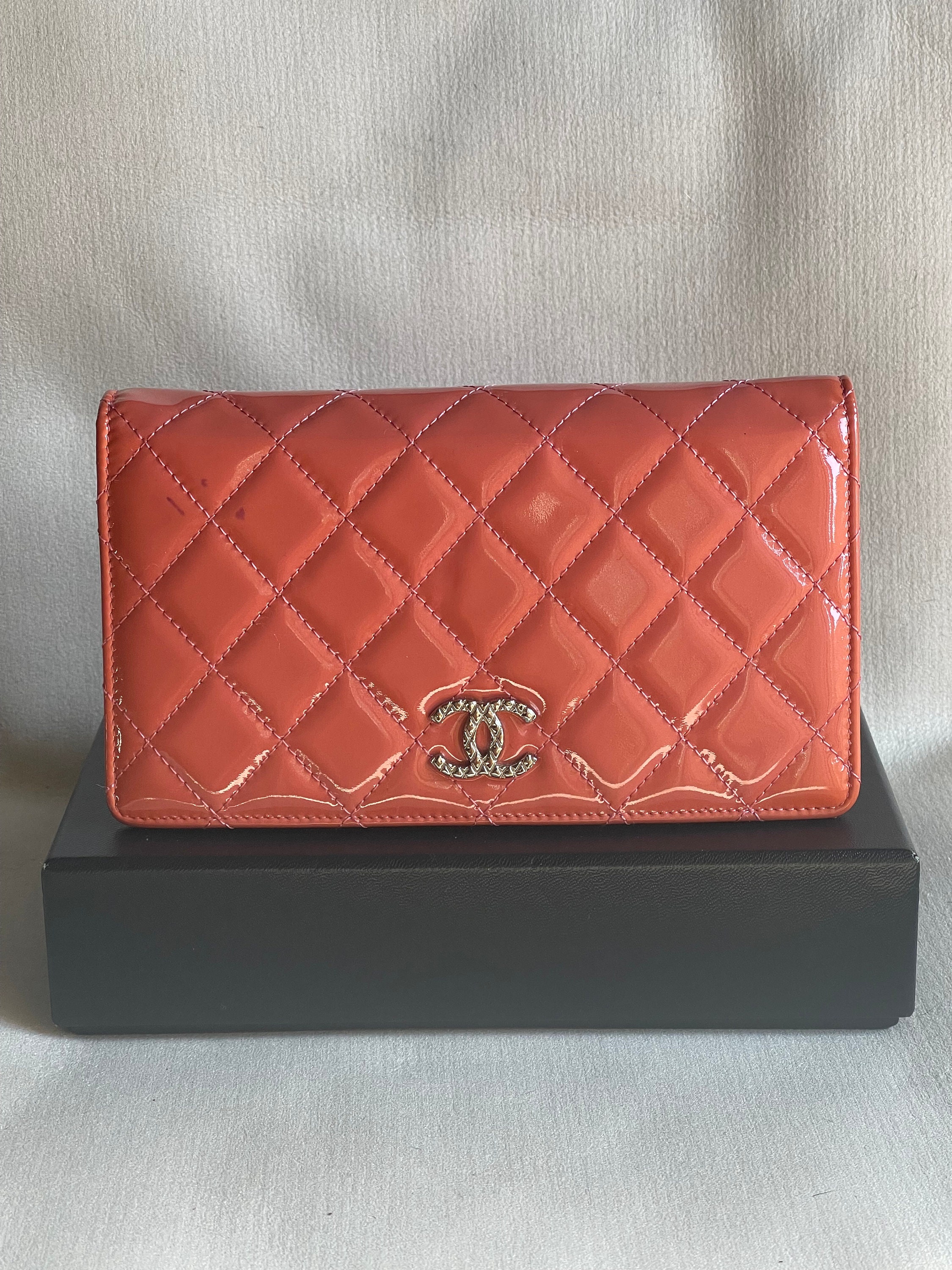 CHANEL Card Holder ID Wallet Metallic Gunmetal Quilted Leather
