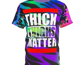 Tshirt colorata con ricami e stampe Tshirt colorata con ricami e stampe