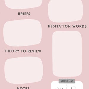 Op de afbeelding: Een roze oefentracker met secties voor doelen, briefings, theorie en notities. Het bevat een checklist voor Q&A, JC, LIT, vinger- en cijferoefeningen. De woorden "PRACTICE TRACKER" staan bovenaan.