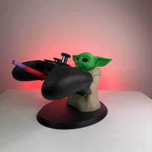 Uchwyt na kontroler Grogu (miecze świetlne w kolorach celnych)