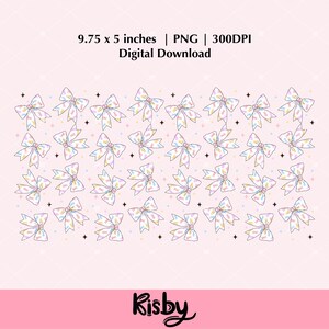 Puede incluir: Una descarga digital de un patr&oacute;n sin costuras con lazos rosas, azules y amarillos sobre un fondo rosa claro. El patr&oacute;n mide 9,75 pulgadas por 5 pulgadas y tiene una resoluci&oacute;n de 300 DPI.