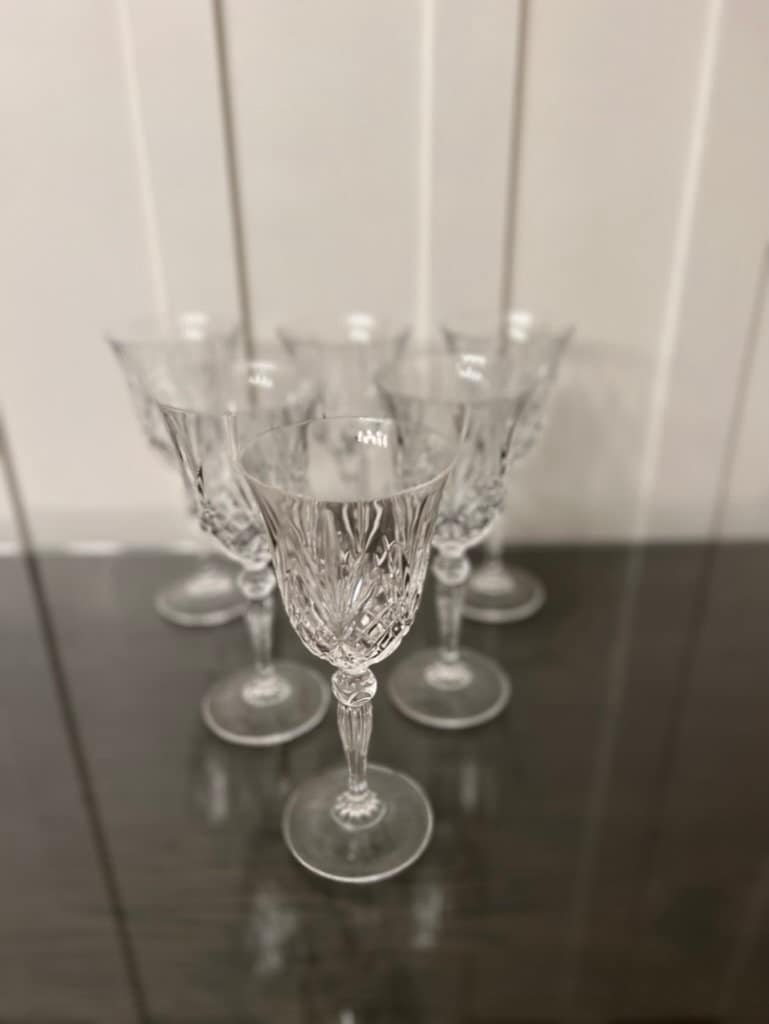 RCR Simple Wine Glass - 2 Sizes - ApolloBox