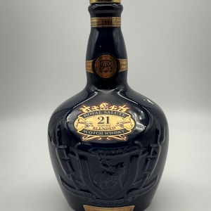 Bouteille de whisky écossais Royal Salute vintage