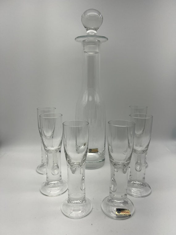 ヴィンテージ ボヘミア クリスタル デカンタとショットグラス - 8 点