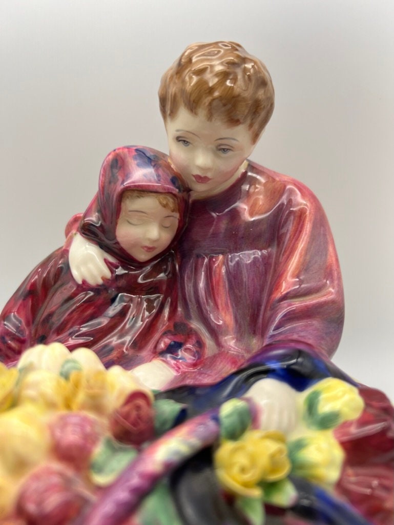 Vintage Royal Doulton the Flower Sellers Children HN 1342