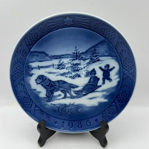 Royal Coppenhagen Porcelain Christmas Collector Plate - 1986