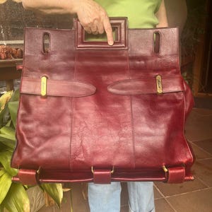Sac vintage ASTOR en cuir bordeaux des années 1970 | Cuir de vachette véritable | Extensible avec double poignée