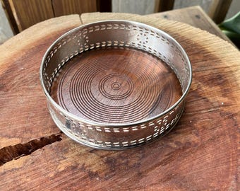 Wine bottle coaster plata Kirby Beard & Co | Reposabotellas vintage inglés base madera | Silver plate bottle holder