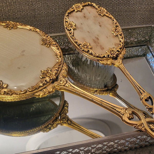 Beautiful set of Large Vintage Hand Mirror & Hairbush - Vintage Hand Mirror - 1950s - Vintage Hair Brush - Vintage Vanity Sets
