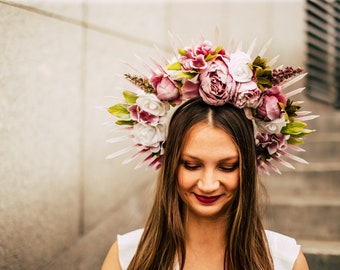 Corona de halo de flores primaverales: un tocado mágico con diseño floral para una boda de hadas