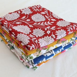 Scraps Remnants Floral Vintage Pre Cut Charm Squares Cotton Fabric Quilt Assortment Quilting fabric Fabric Scraps, cotton, Fabric Scrap Pack
