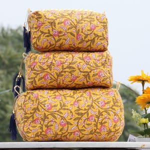 Set da 50 design di 3 grandi beauty case con stampa a blocchi indiani, borsa per il trucco colorata, borsa per cosmetici in tessuto trapuntato, borsa da viaggio per il trucco