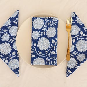 100 tovaglioli stampati a mano con motivo floreale blu indaco, tovaglioli da tavola in cotone per matrimoni, tovaglioli riutilizzabili ed ecologici per feste.