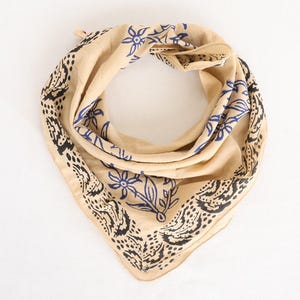 100% Organic Cotton Bandana Bandana Scarf, Paisley Design Scarf, Vibrant Color, High-Quality, Winter Scarf, Unique Design