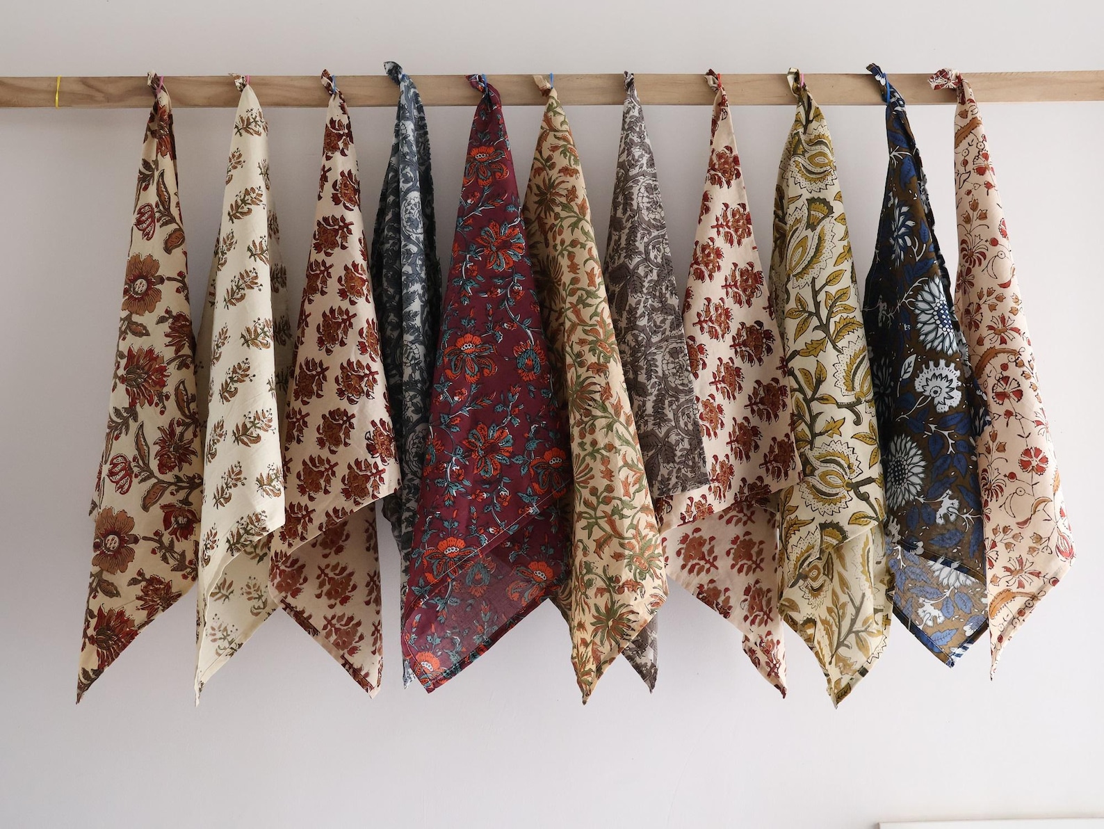 Assorted Cloth Napkins Hand - 10X10 inches, 20 Pieces