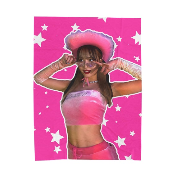 TWICE 公式ブランケット モモ Amazon.co.jp: TWICE 公式ブランケット モモ 膝掛け : ホーム