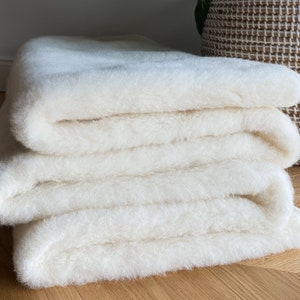 Luxurious Cashmere Wool Blanket - Handcrafted, Natural, and Extra Warm - Perfect for Cozy Nights and Stylish Living
