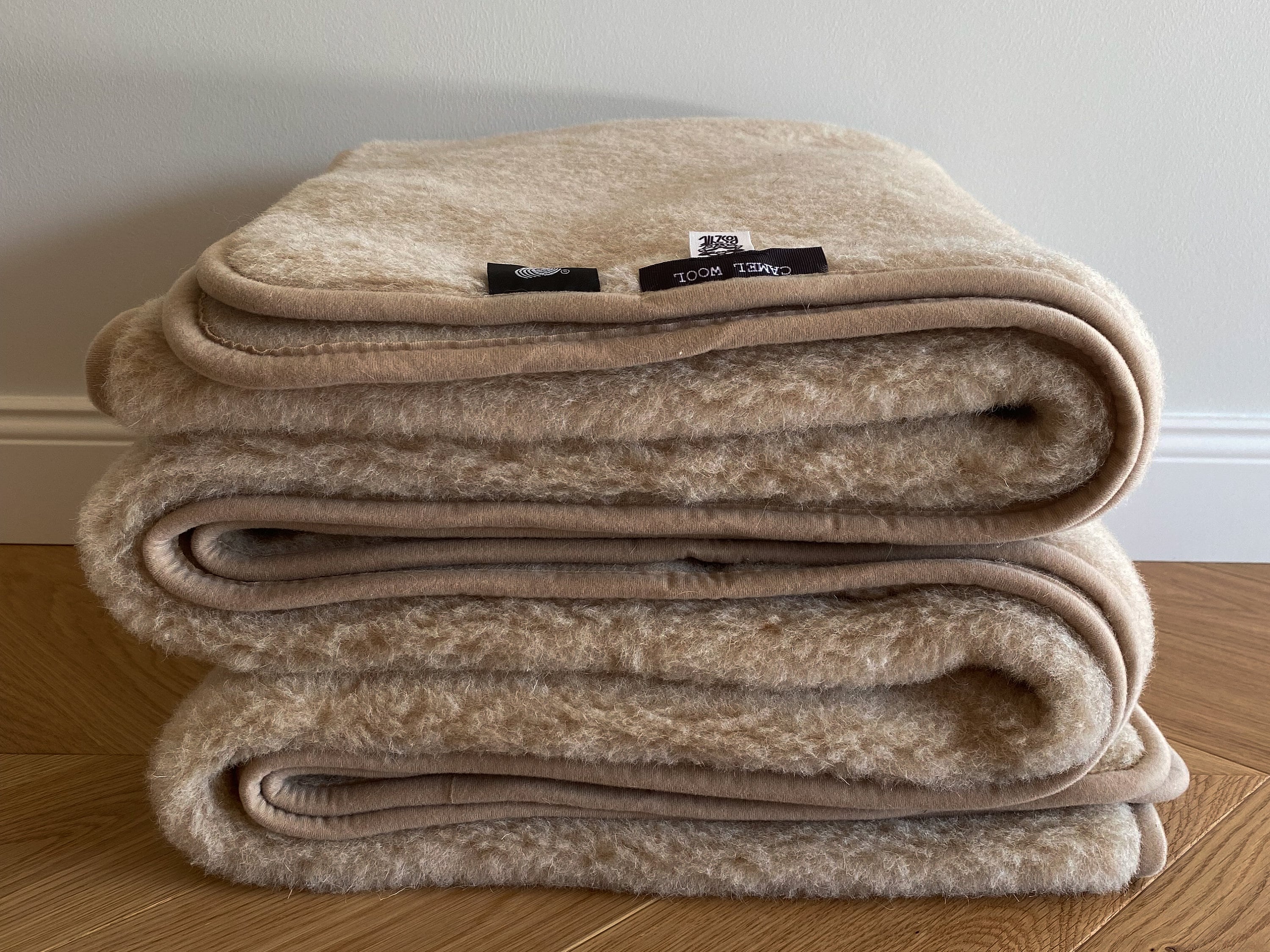 Camel 100%ウール ブランケット 140x200cm Camel 100%ウール ブランケット 140x200cm