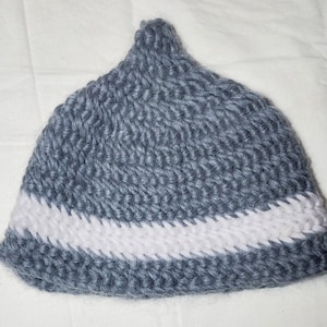 Small Oslo Stitch Nalbound Hat 100% Merino Wool