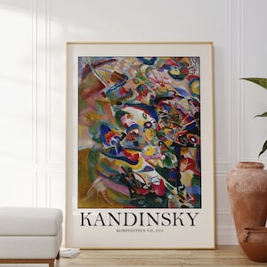 Könnte beinhalten: Ein gerahmtes Poster eines farbenfrohen abstrakten Gemäldes von Wassily Kandinsky mit dem Titel "Komposition VII, 1913". Das Gemälde zeigt eine Vielzahl von Formen und Farben, darunter Blau, Gelb, Rot und Grün.