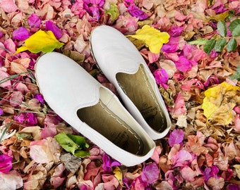 Barefoot Leather Shoes, Handmade Shoes, Unisex Cream Color Shoes, Comfortable Flat Sole, Best gift for, Free Delivery in UK