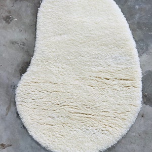 Berber kidney shape Tufted Rug Luxury Abstract Irregular Shape Carpet 100% New Zealand Wool Handmade Woven Area Rug for Living Room, Bedroom