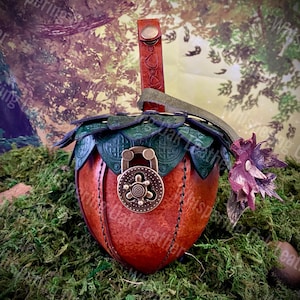 Acorn Foraging Bag – Veg-Tan Leather Belt bag for Nature Walks and Woodland Treasures