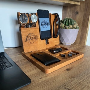 Personalized Wooden Phone Stand, Basketball Gifts for Dad, Anniversary Gift for Dad, Gift for Boyfriend, Basketball Gift For Lakers