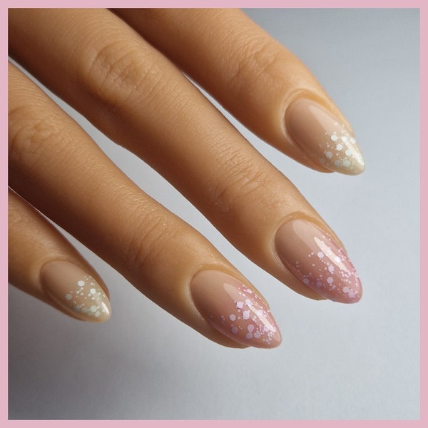 24 capsules faux ongles réutilisables en gel amande moyen dégradé paillettes blanches