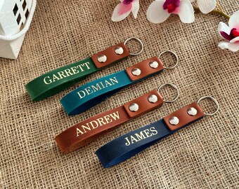 Personalized Leather Keychain: Gold Embossed Name, Custom Message