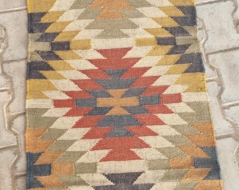 Handmade Wool Jute Kilim Runner Rug: Traditional Indian Design