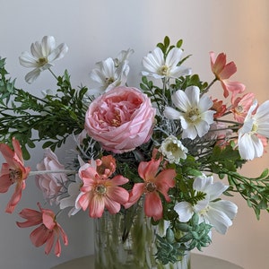 BLOSMON Kunstblumen Strauß – 2 Stück Lila Rosen Mit Schleierkraut Für Tischdeko & Hochzeit