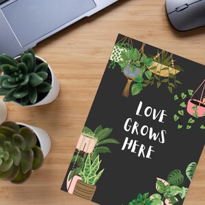 L'amour pousse ici joyeux anniversaire de pendaison de crémaillère | Téléchargement numérique | Cadeau pour amoureux des plantes