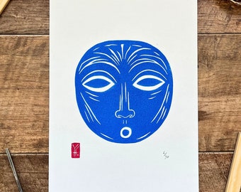 Original handgemachter Linoldruck 'Blue Spirit Mask' - Limitierte Auflage - Bunte Kunst