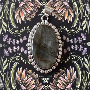Cloaking and Shadowweaving Amulet | Veil Spell | Shielding Charm | Powerful Talisman | Spell Item